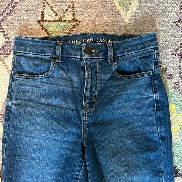 AMERICAN EAGLE CURVY HI-RISE JEGGING IN SIZE 6 - SHORT LENGTH - Picture 2 of 5